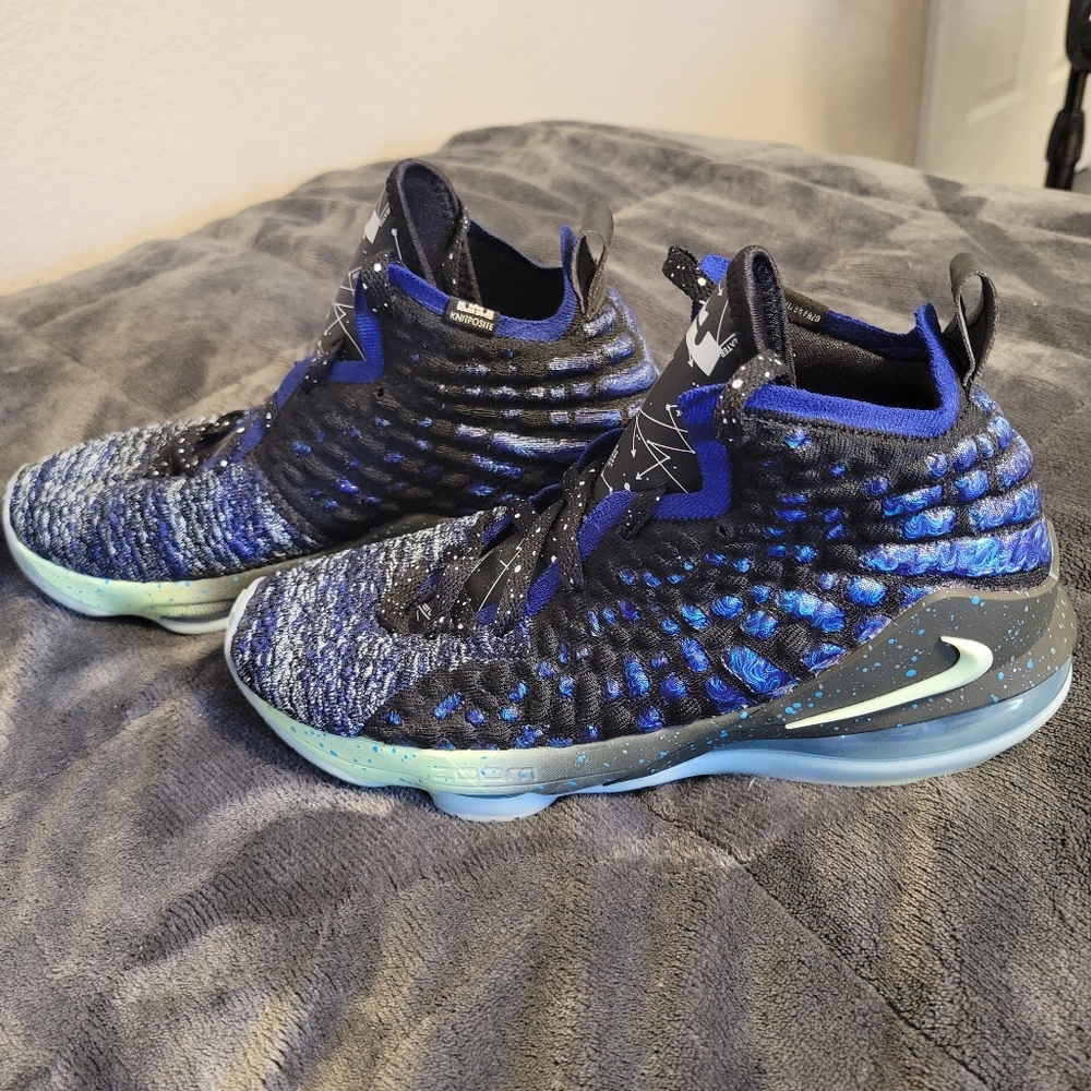 Nike Lebron Special edition Constellations sz 6youth